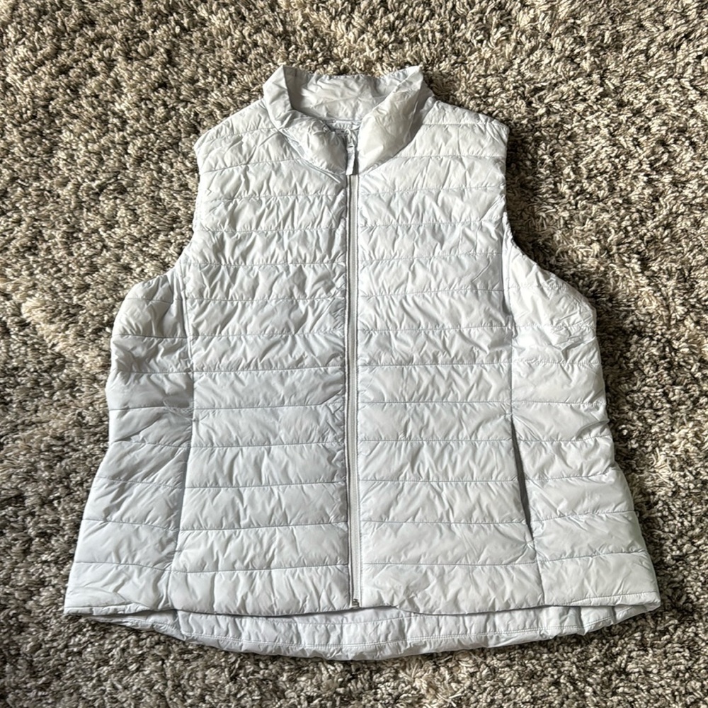 Old Navy | White Puffer Vest